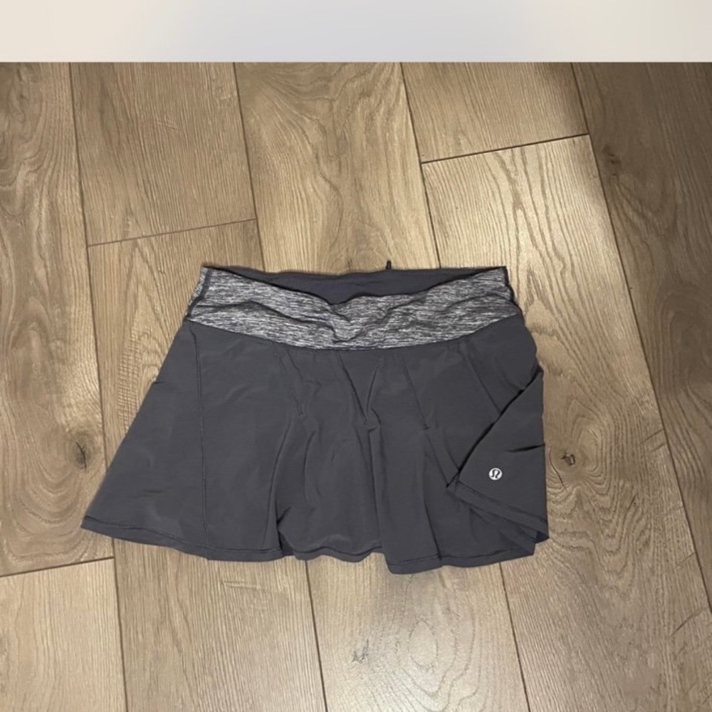 LuLuLemon  Gray Skort Skirt size 2